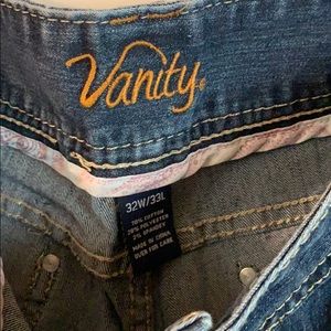 Vanity like new jeans